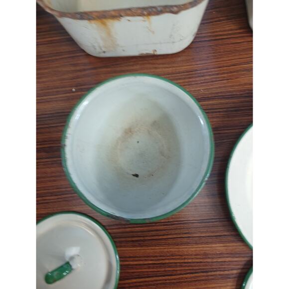 Vintage Enameled Green Trim Cookware Pot Bowls Plate Lids Lot Of 8 Farmhouse - Picture 9 of 16
